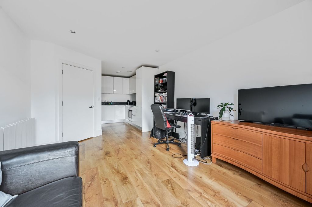 Property photo 2 of 8