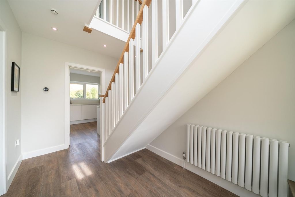 Property photo 2 of 27 2-Gullbrook-02389.Jpg