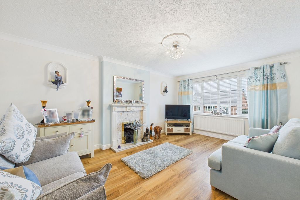 Property photo 2 of 23