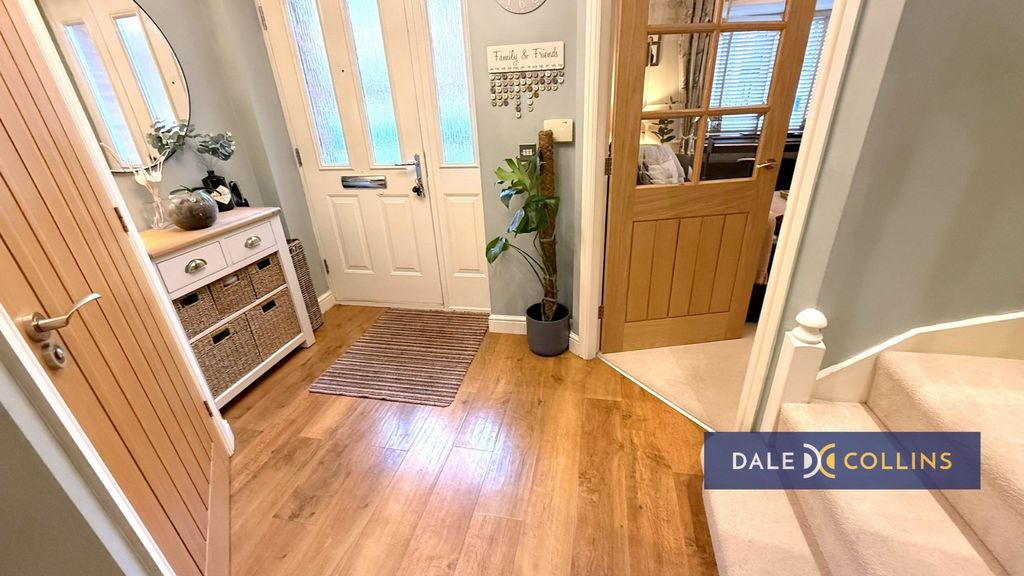 Property photo 3 of 34 Photo 10