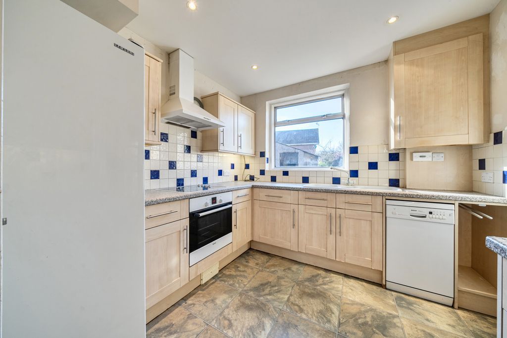 Property photo 2 of 21 Kitchen