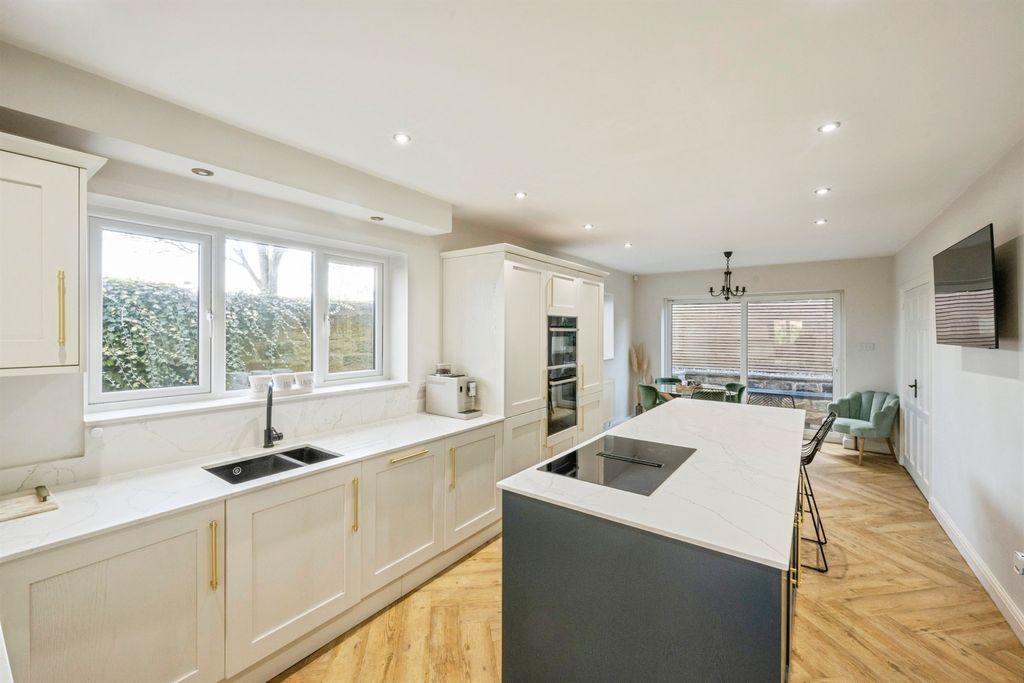 Property photo 3 of 30