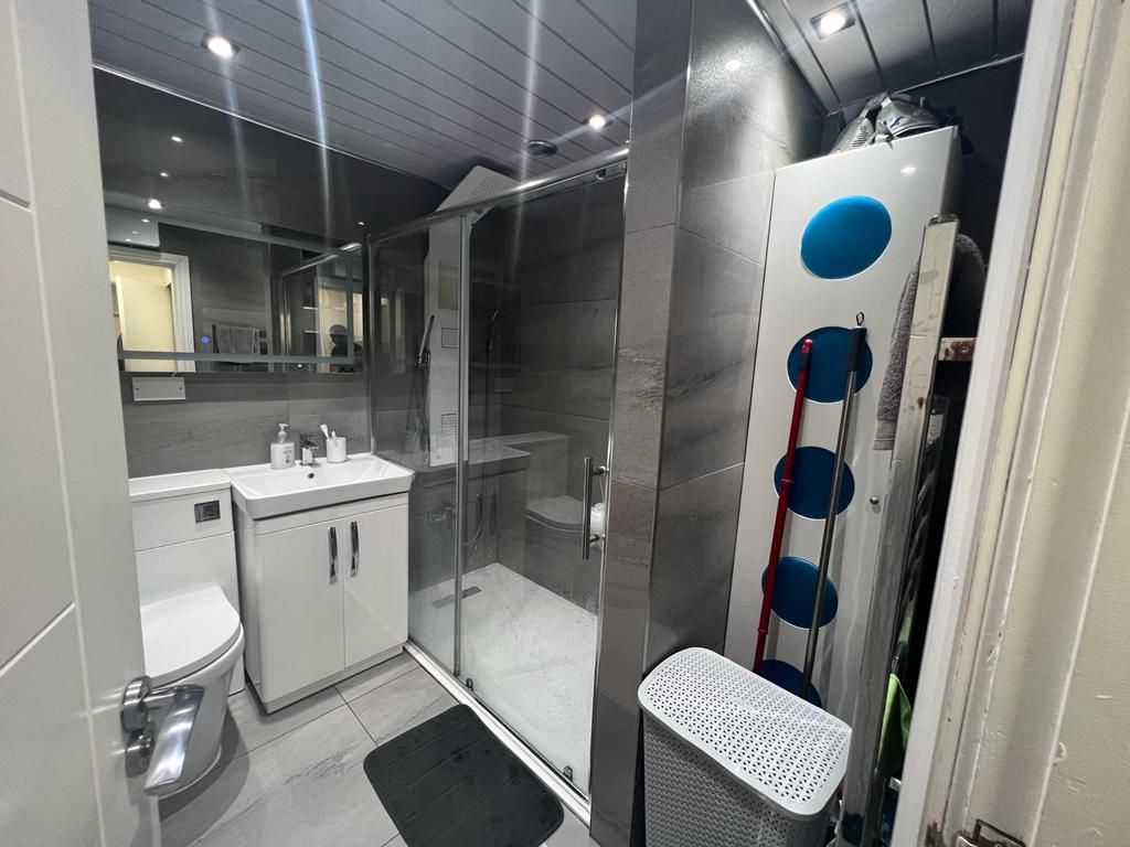 Property photo 2 of 8 Bathroom 1.Jpg