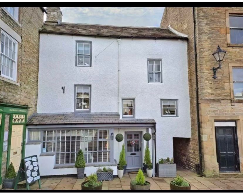 Property photo 1 of 34