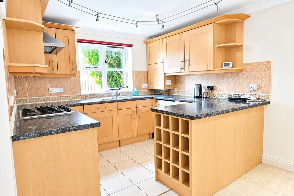 Property photo 3 of 13
