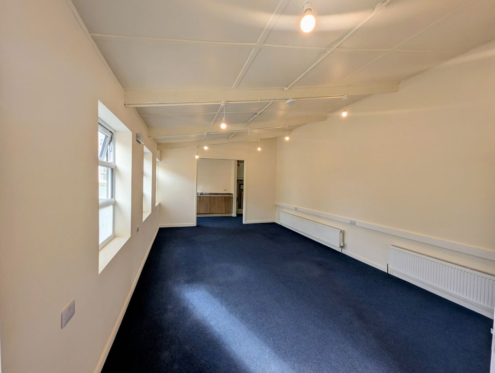 Property photo 1 of 3