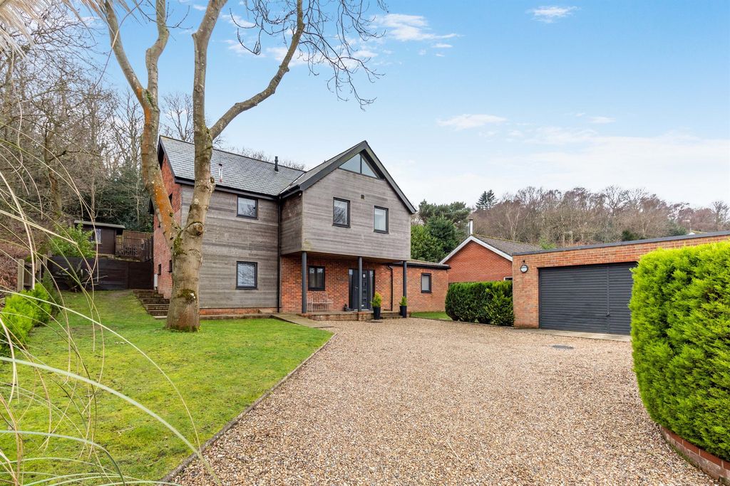 Property photo 1 of 19