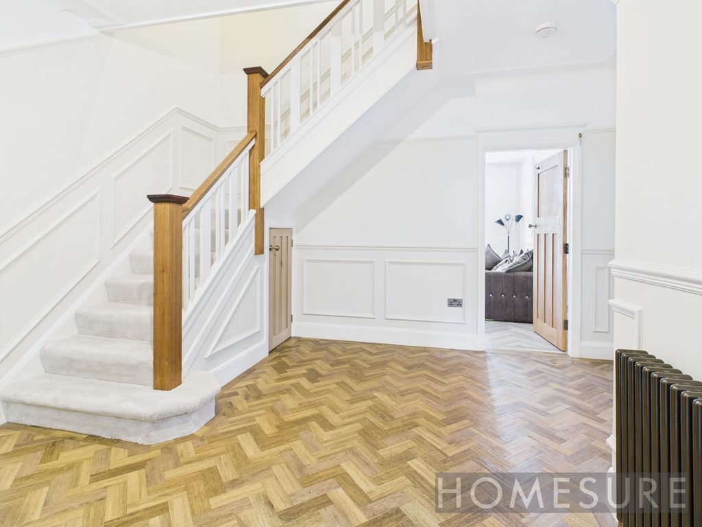Property photo 2 of 29
