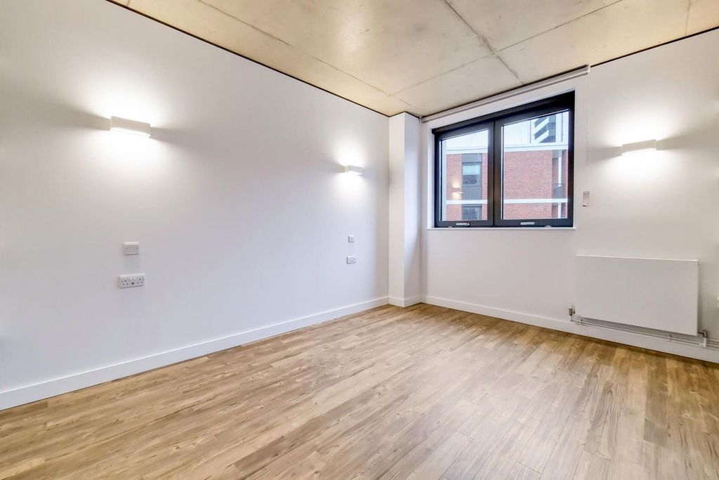 Property photo 3 of 19 v.Jpg