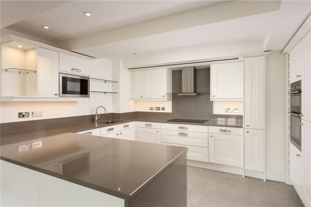 Property photo 1 of 9 Picture No. 14