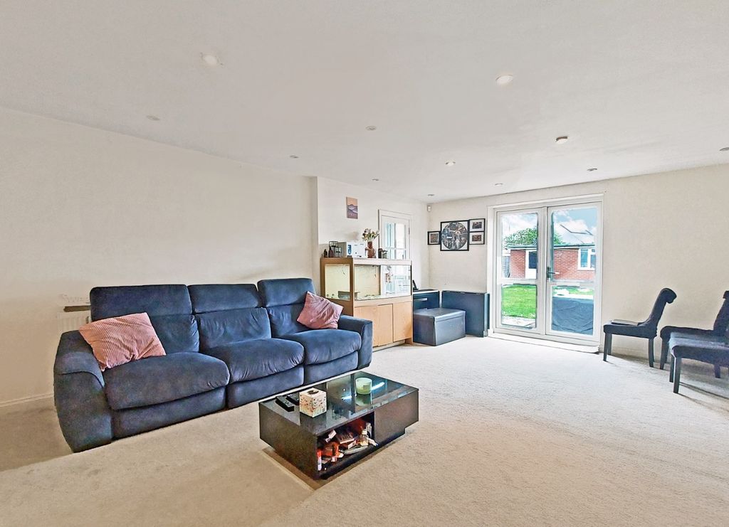 Property photo 2 of 19 5079132