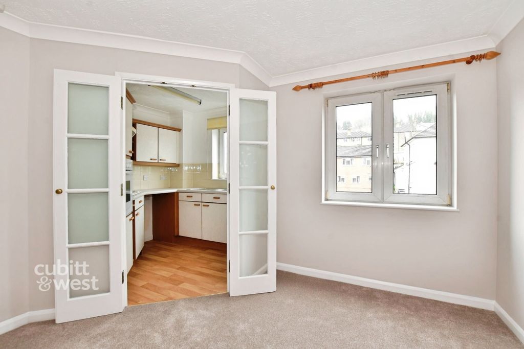 Property photo 3 of 11 65968414-901Fxcva