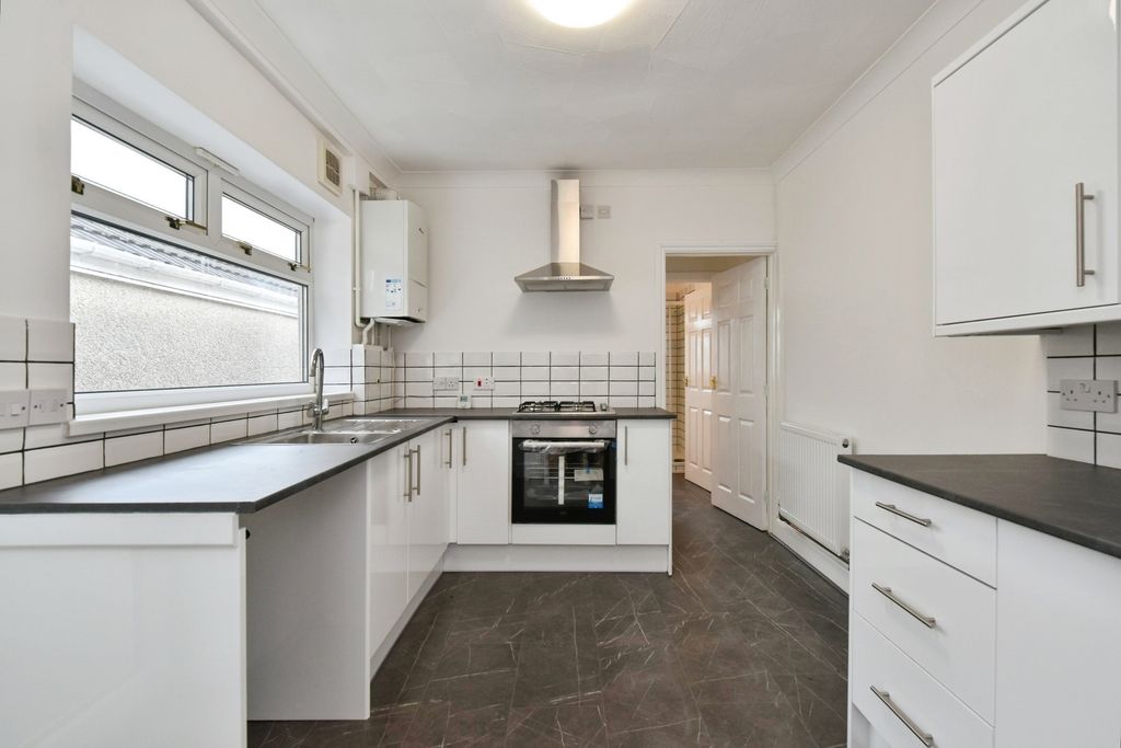 Property photo 2 of 16 Photo