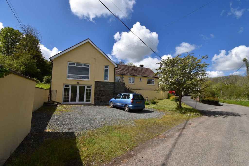 Property photo 2 of 24