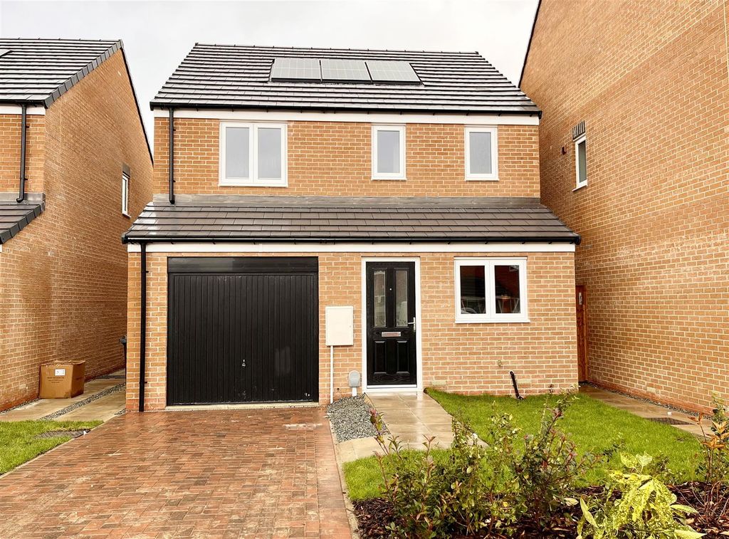 Property photo 1 of 11 Front External