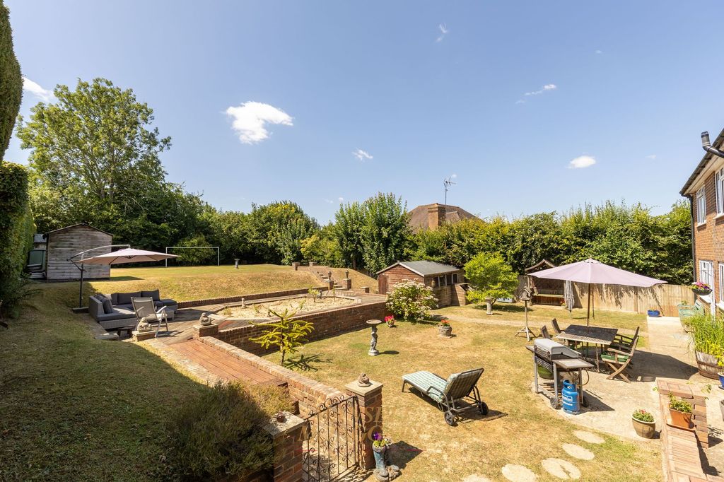 Property photo 2 of 31