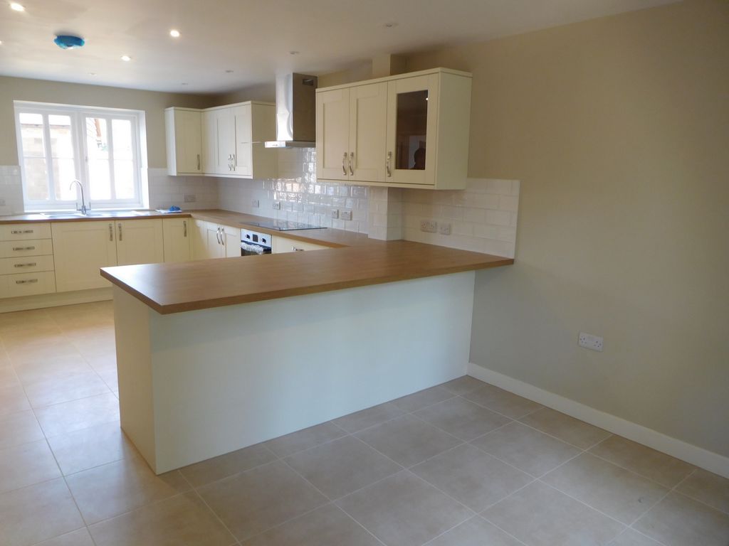 Property photo 3 of 10 Photo 5