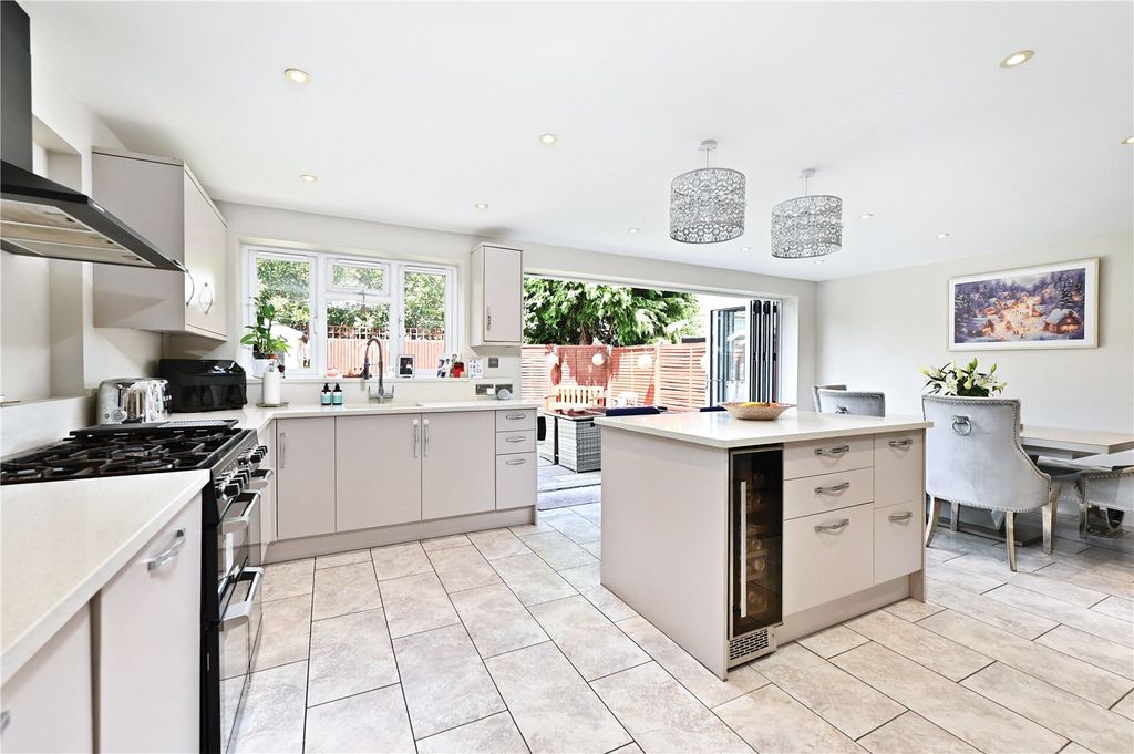 Property photo 2 of 17 Picture No. 01