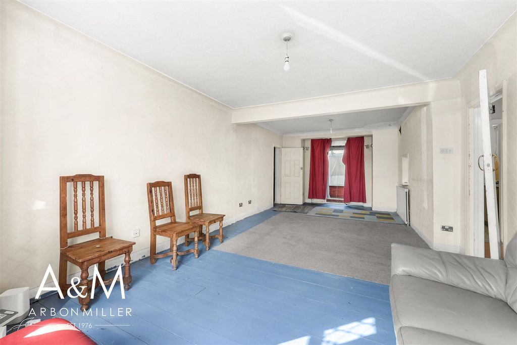 Property photo 3 of 24 4D4A8073.Jpg