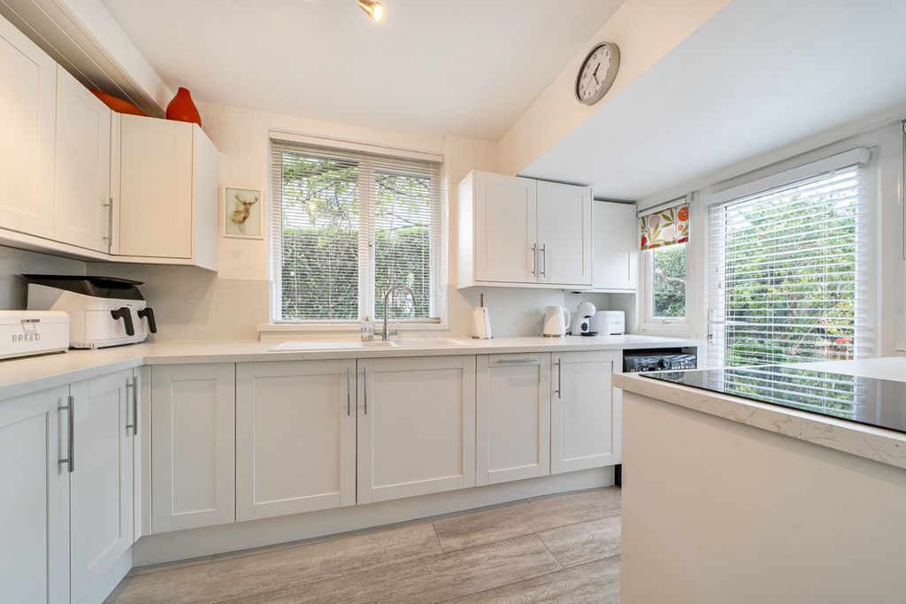Property photo 3 of 15 5374272
