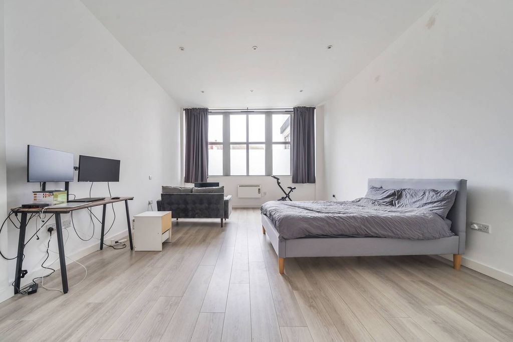 Property photo 2 of 7