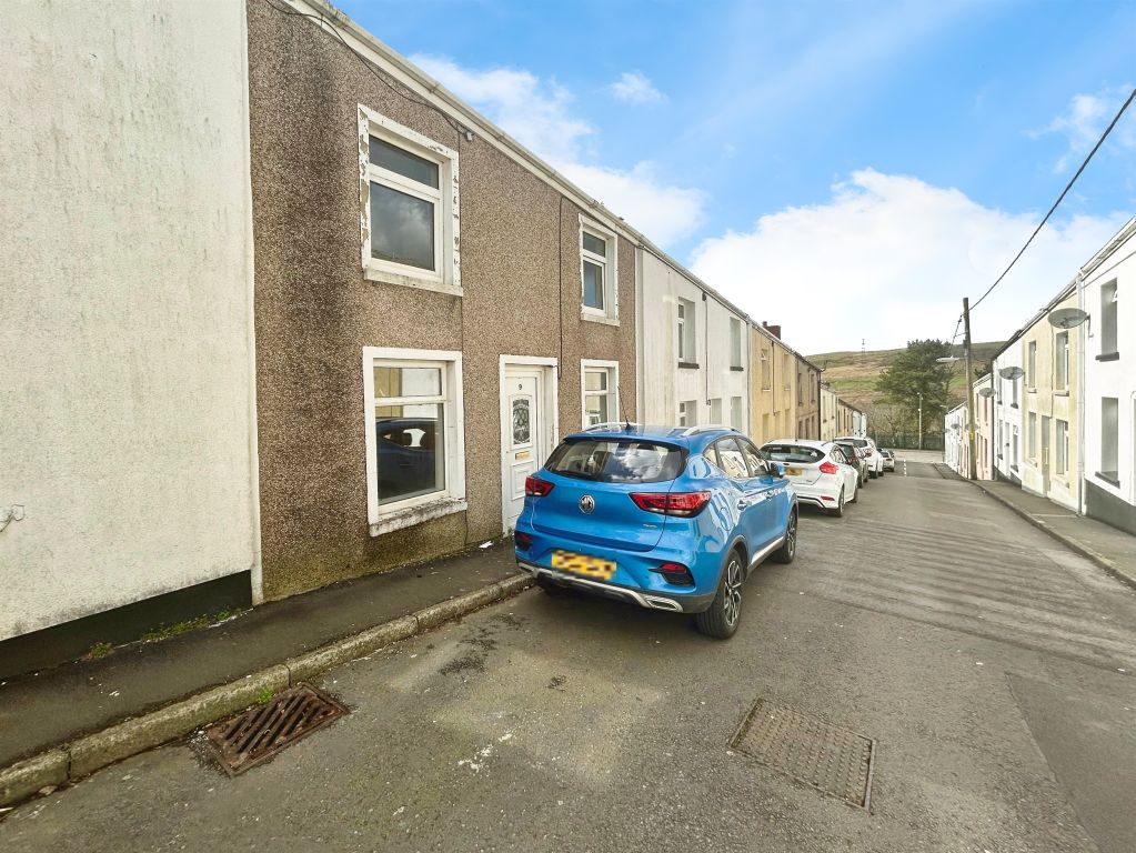 Property photo 2 of 18