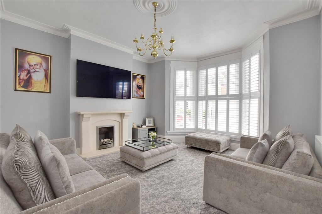 Property photo 2 of 21 Picture No. 16