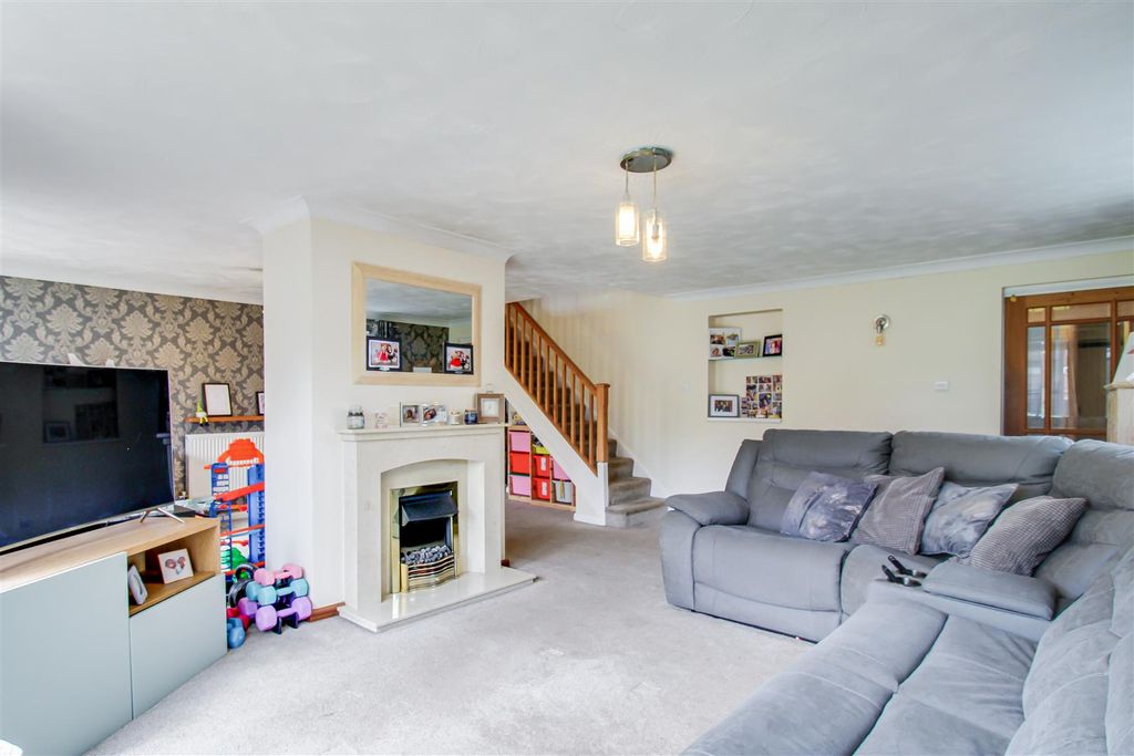 Property photo 3 of 16