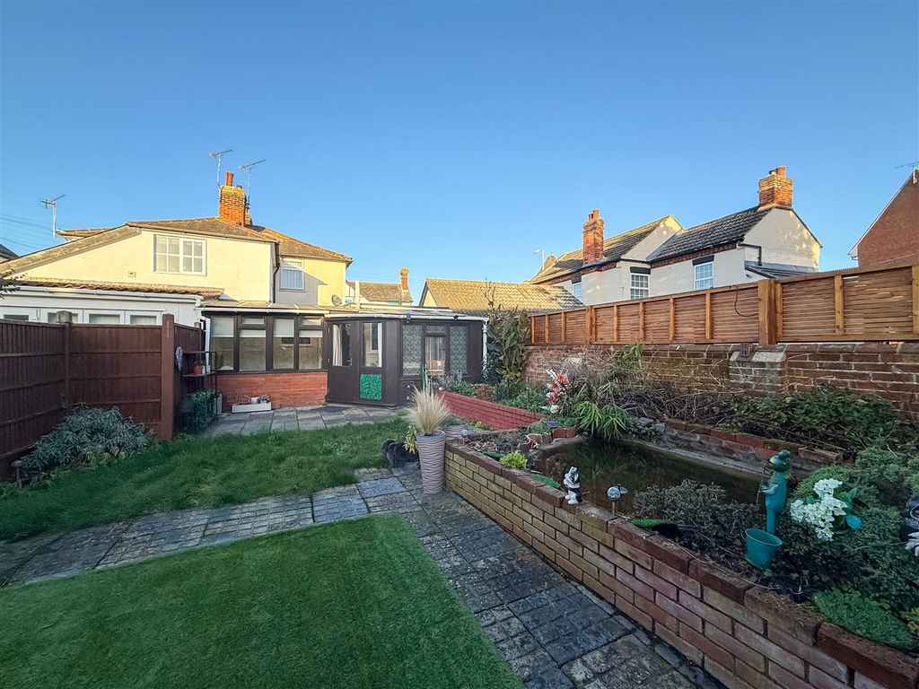 Property photo 3 of 15 Garden