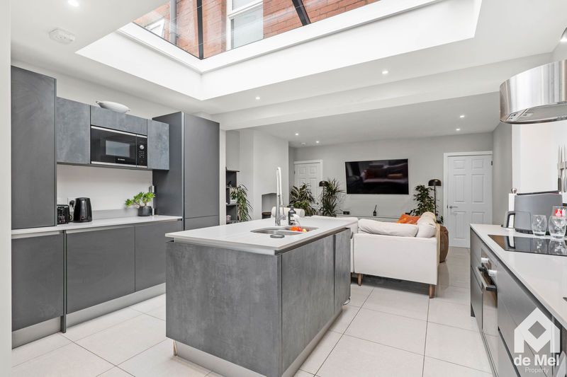 Property photo 2 of 11 Photo 9