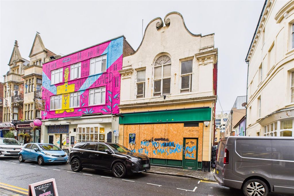 Property photo 2 of 39 131 High Street, Weston-Super-Mare, North Somerset