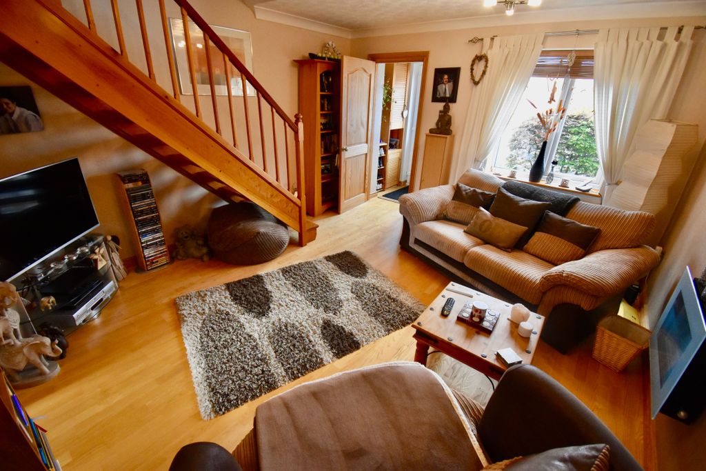 Property photo 2 of 11