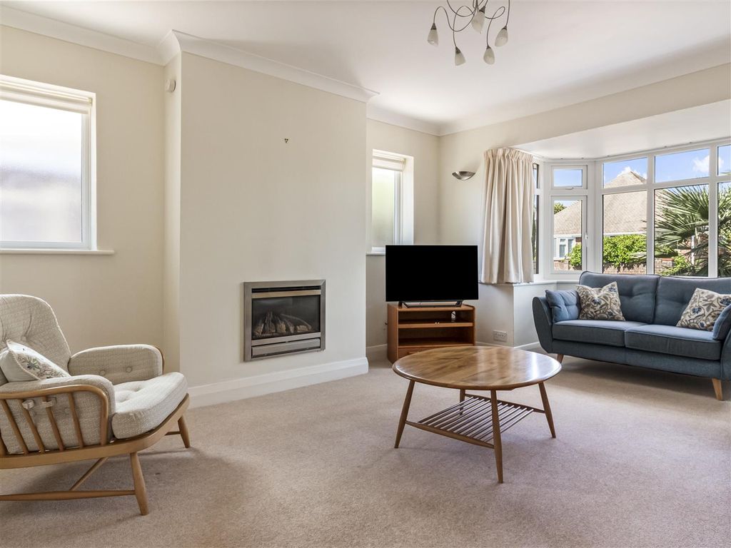 Property photo 2 of 22 9 Sandown Avenue-001.Jpg