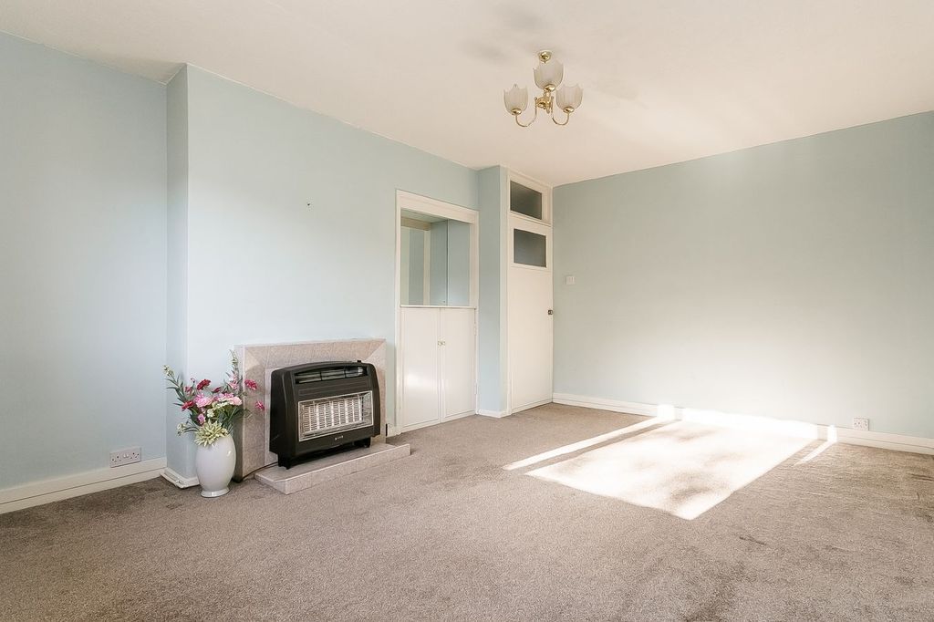 Property photo 3 of 24