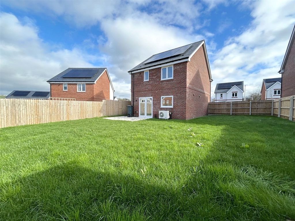 Property photo 2 of 15 Picture No. 21