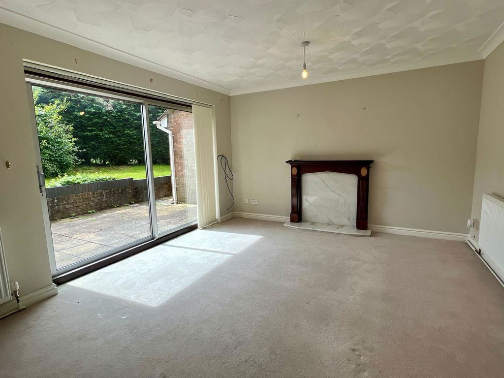 Property photo 3 of 24