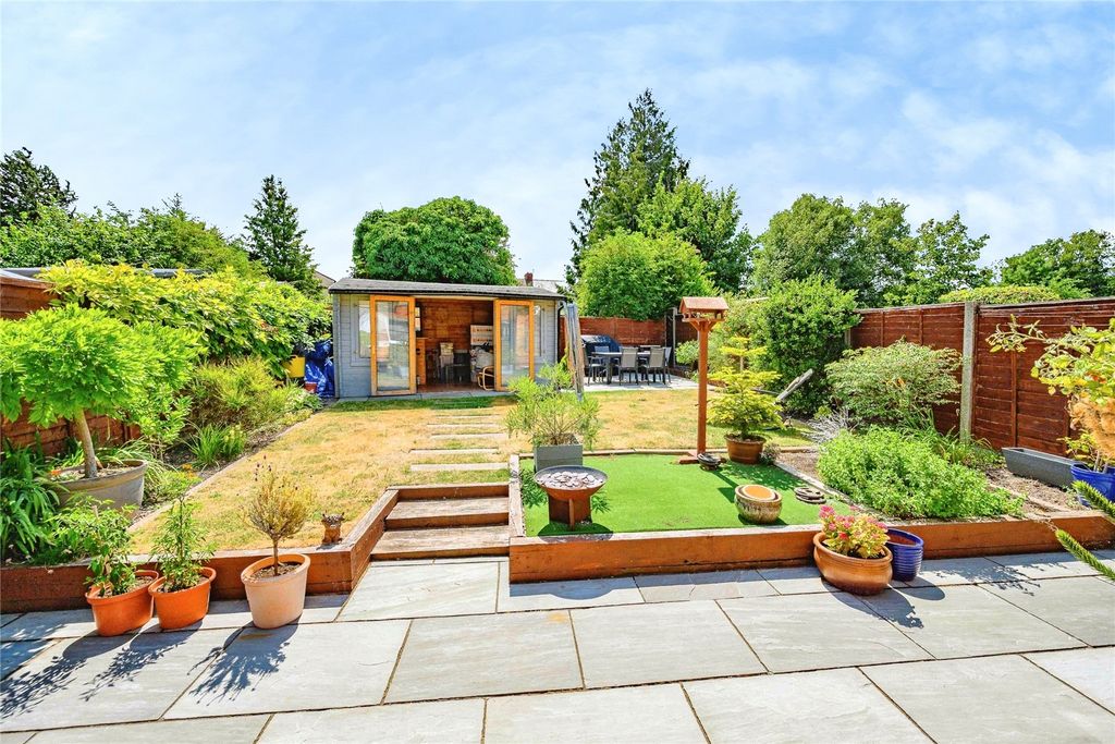 Property photo 2 of 16 Garden