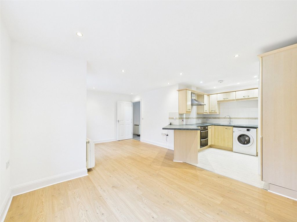 Property photo 2 of 13 Picture No. 08