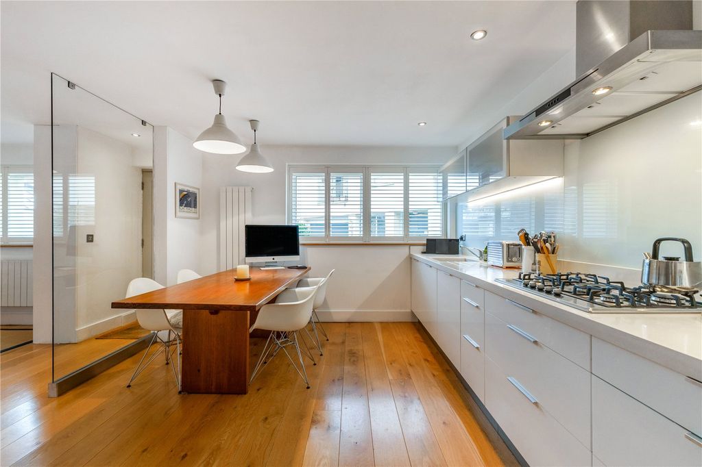 Property photo 2 of 13 Kitchen Dining