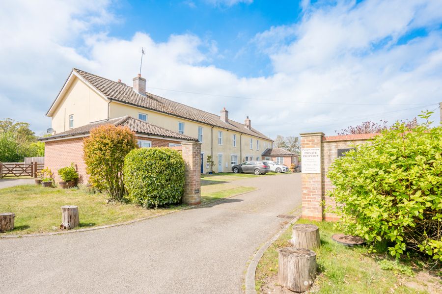 Property photo 1 of 16 Pump Cottages-39