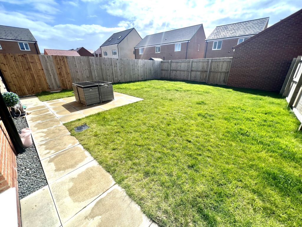 Property photo 2 of 16 Pearl 18