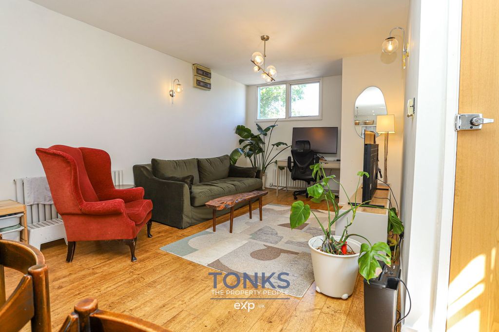 Property photo 3 of 19