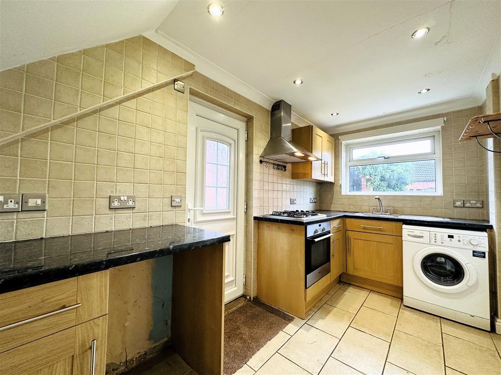 Property photo 2 of 13 Kitchen
