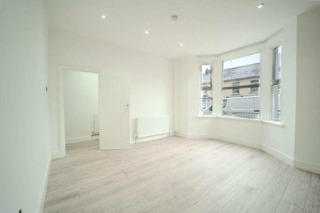 Property photo 3 of 26