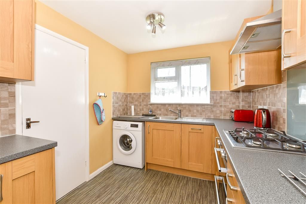 Property photo 1 of 11 Kitchen