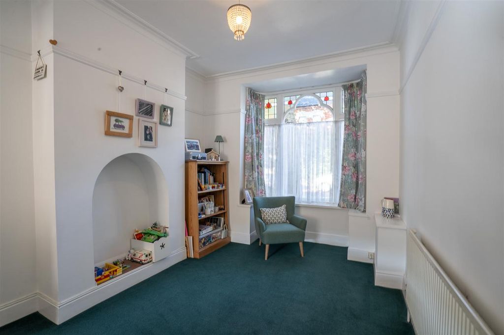 Property photo 3 of 17