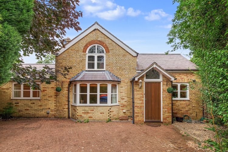 Property photo 1 of 10 335908