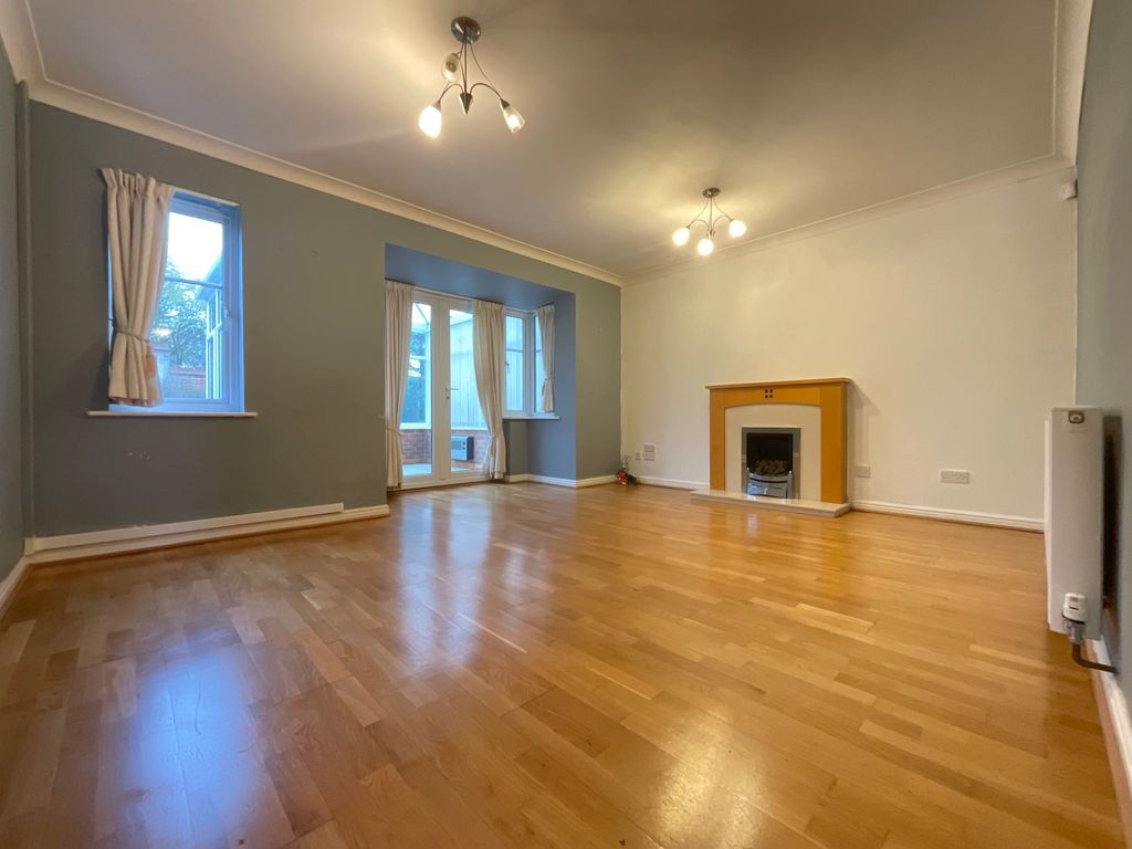 Property photo 2 of 27