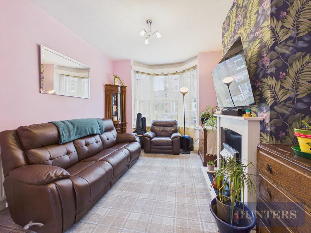 Property photo 3 of 14 Cam05316G0-Pr0397-Still005.Jpg