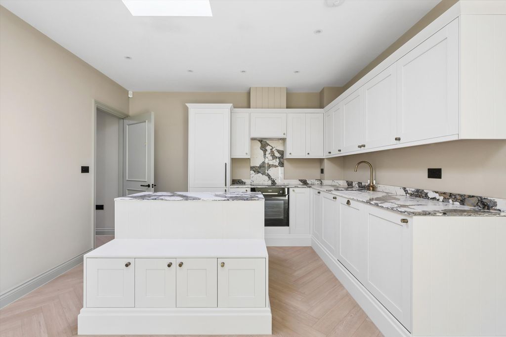 Property photo 2 of 10 Image